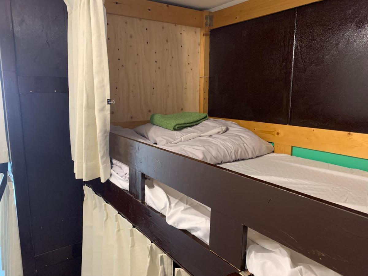 Hostel Lodging Tokyo Ueno Bagian luar foto
