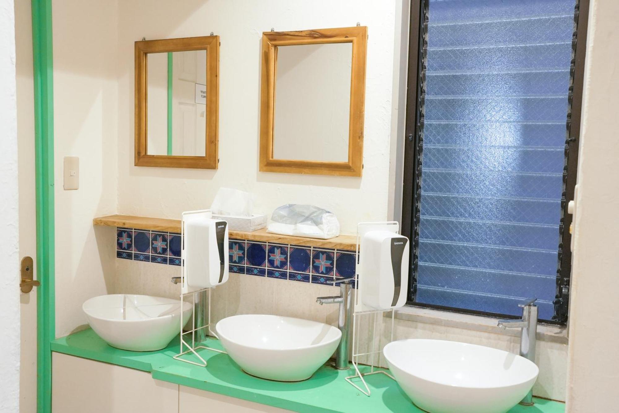 Hostel Lodging Tokyo Ueno Bagian luar foto