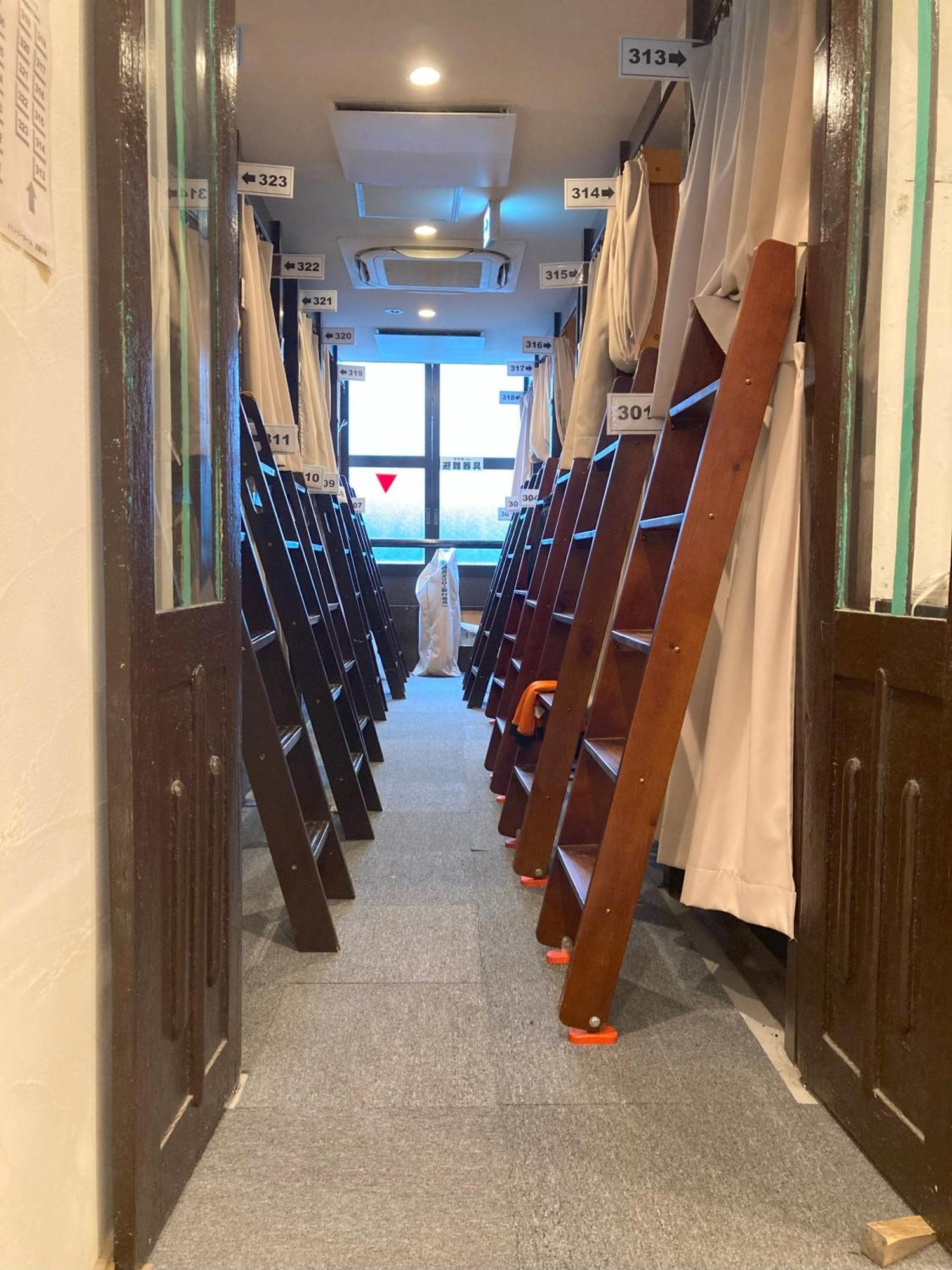 Hostel Lodging Tokyo Ueno Bagian luar foto